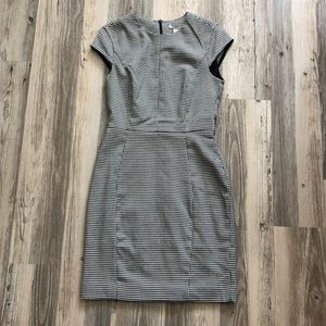 H&M Fitted Size 4 Dress